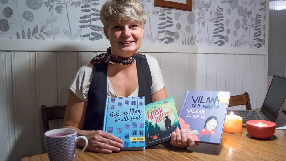 Författaren Lina Stoltz är bokaktuell med tre böcker denna höst.