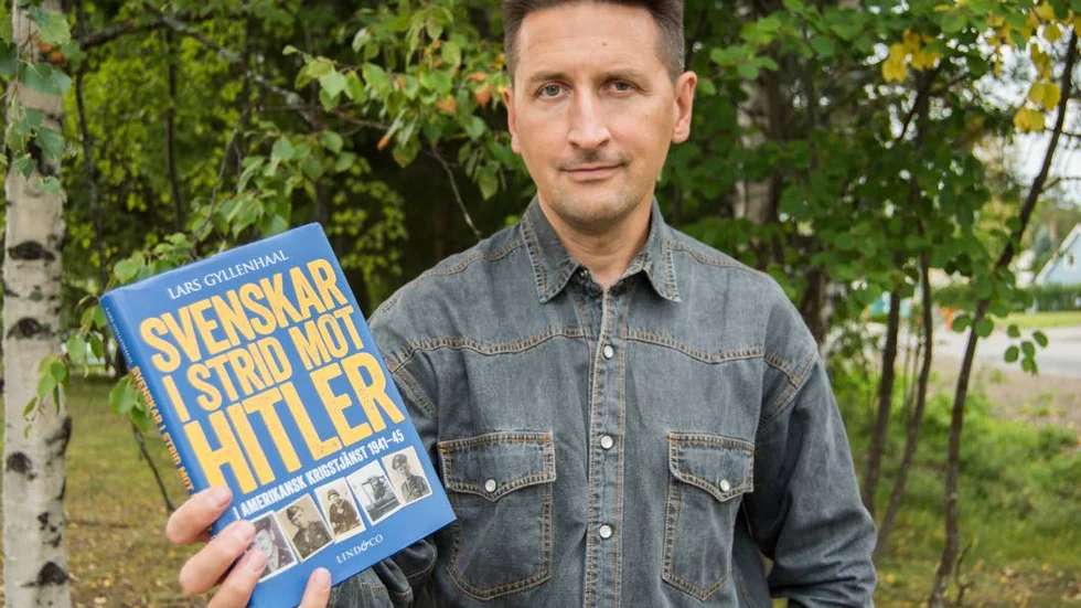 I sin nya bok “Svenskar i strid mot Hitler” beskriver Lars Gyllenhaal några av de svenskfödda soldater som aktivt deltog i andra världskriget på de allierades sida.
