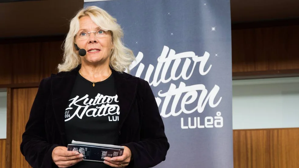 Eva Plumppu, projektledare för Kulturnatten i Luleå, presenterar årets program som bjuder på cirka 200 olika kulturuppträdanden.