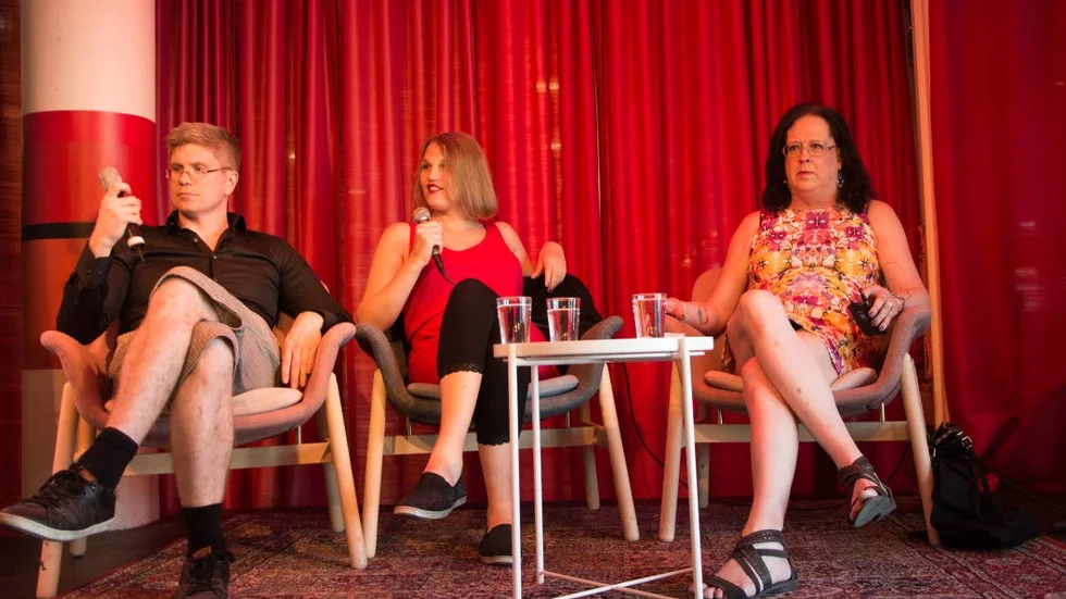 Vid ett samtal på Norrbottensteatern under ledning av J-O Madeleine Ågren, Rättvisecentrum Norrbotten, diskuterade Rasmus Lindberg, vice teaterchef och skådespelaren Alexa Lundberg hur scenkonsten ska bli mer inkluderande.