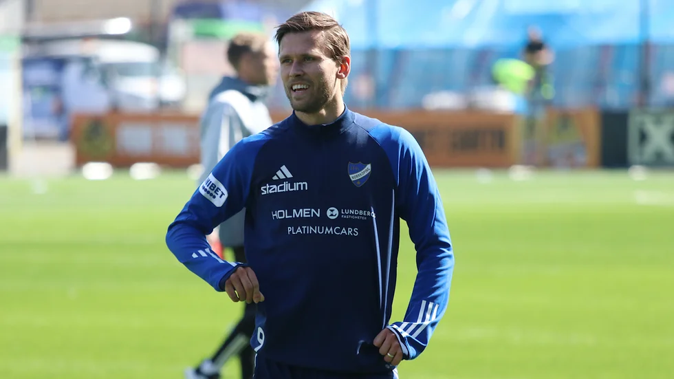 Arnór Traustason drog på sig sin tredje varning i senaste matchen mot Kalmar och är avstängd mot BP.