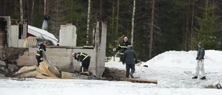Mysteriet efter dödsbranden växer – var finns snöskotern?