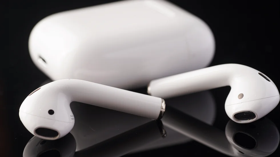 En man i 50-årsåldern döms för grov stöld efter att han stulit airpods av en kvinna när han jobbade inom hemtjänsten i Uppsala. 