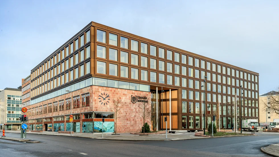 Uppsalas delvis renoverade, delvis nybyggda stadshus får kommunens arkitekturpris. Det är första gången priset går till ett hus som kommunen äger.
