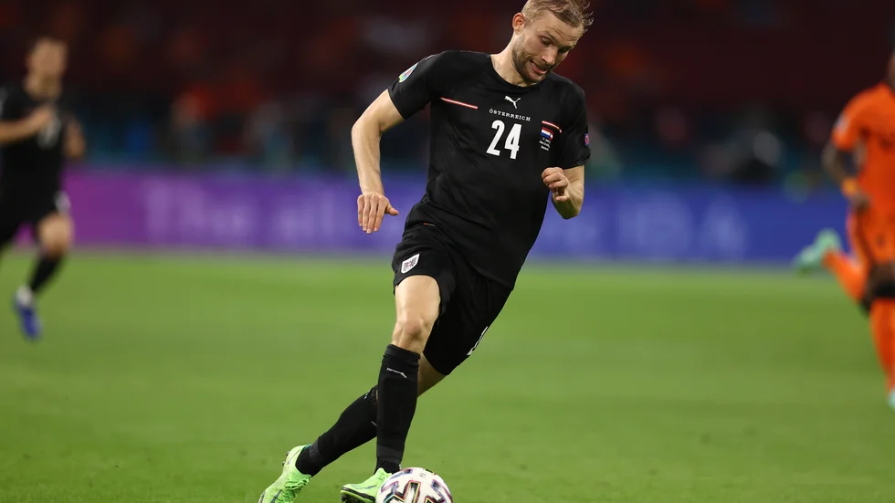 Konrad Laimer missar matchen mot Sverige.