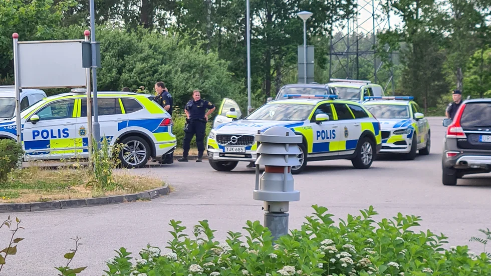 Polisen på plats i Finspång under onsdagskvällen.