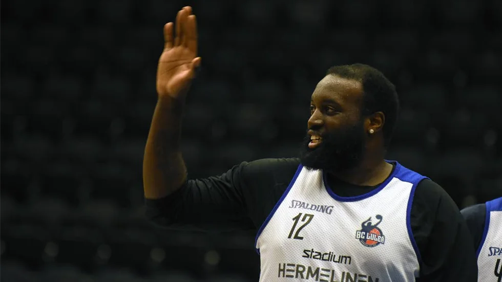 Vännen Joakim Kjellbom är den Norrköpingsspelare Brice Massamba är mest orolig för. "Vi måste vara på honom hela tiden", säger han.