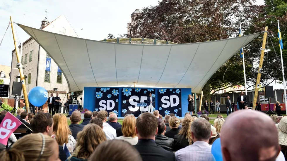 ”Trots alla skandaler tycks var femte väljare fortsätta ge  Sverigedemokraterna sitt stöd”, skriver Andreas Nilsson.