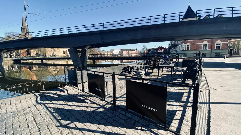 Signarturen Gående för svar om möbleringszon för offentliga möbler.