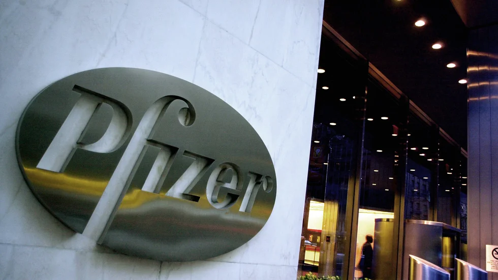 Läkemedelsjätten Pfizer klår förväntningarna trots kraftiga fall nedåt för både vinst och försäljning. Arkivbild