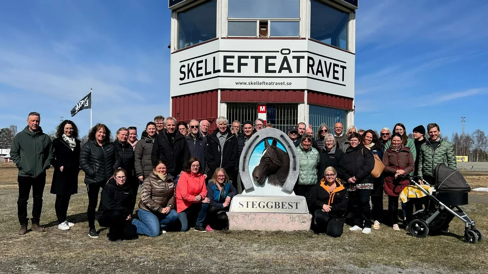 Sleipner - kallblodens riksförbund - höll sin årsstämma i Skellefteå fredag, lördag. Tvåa stående från vänster ses ordföranden Marita Arvidsson, ordförande i Sleipner. 