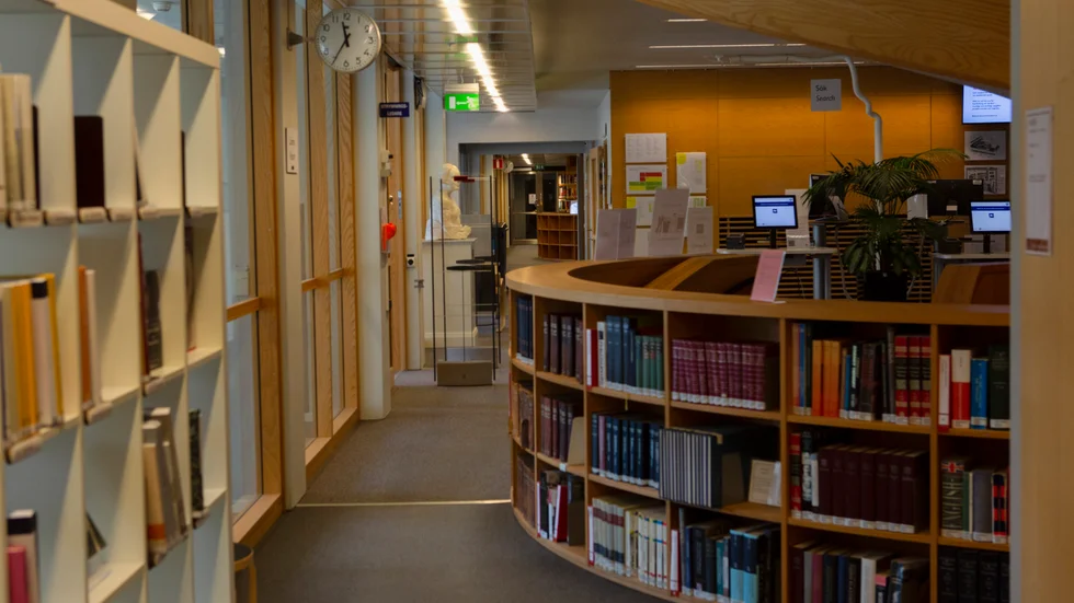 Payam Kia berättade i hovrätten att han hämtat undangömda pengar på Karin Boye-biblioteket i Uppsala, som betalning för uppgifter till ryska ambassaden.