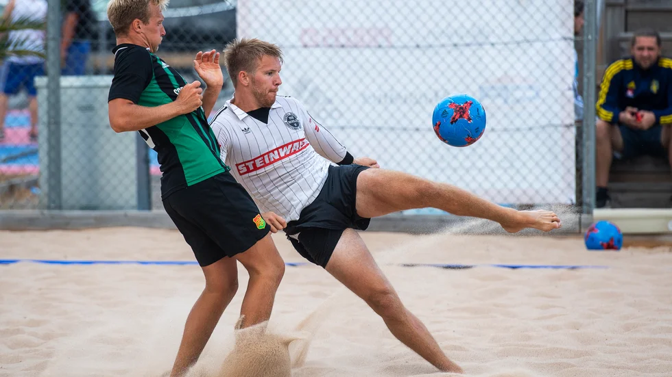 Niklas Johagen, till höger, gjorde två av målen när Norsjö IF föll efter 4–6 i den första av två matcher i SM-slutspelet.