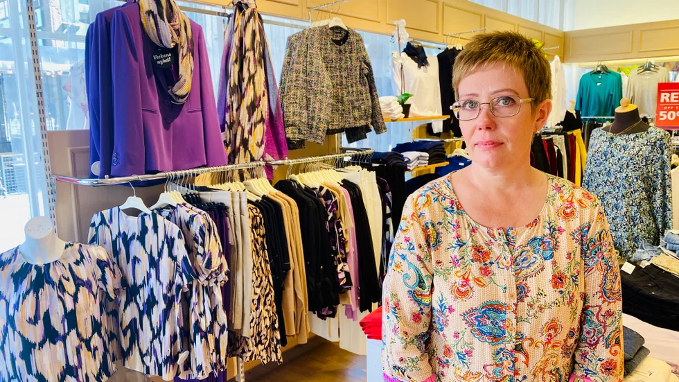 Susanna Haka har varit butikschef i ett drygt år och beklagar att butiken nu tvingas stänga.