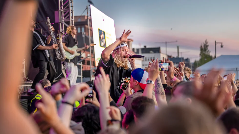 Movits putte i parken lördag festival sommar artist konsert