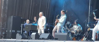 "Klassikern får igång publiken" • Så var Tommy Körberg i Vadstena