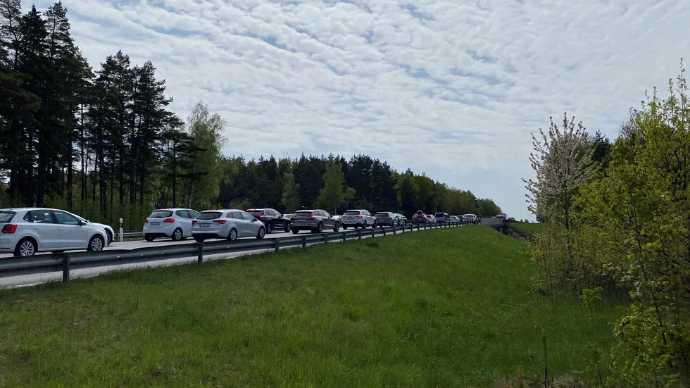 Det bildades långa köer på E4 i södergående riktning i samband med händelsen.