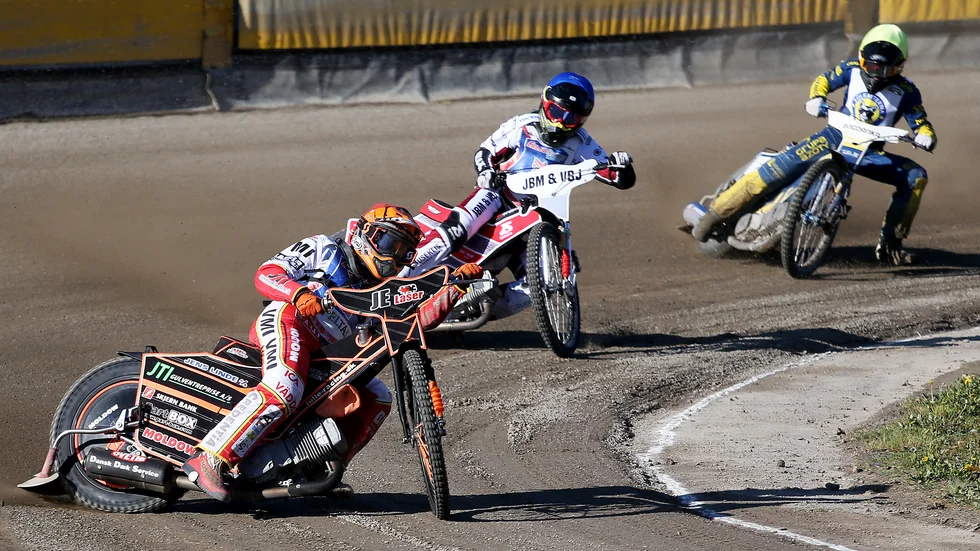 Kevin Juhl Pedersen körde bra för Vargarna i säsongens första hemmamatch.