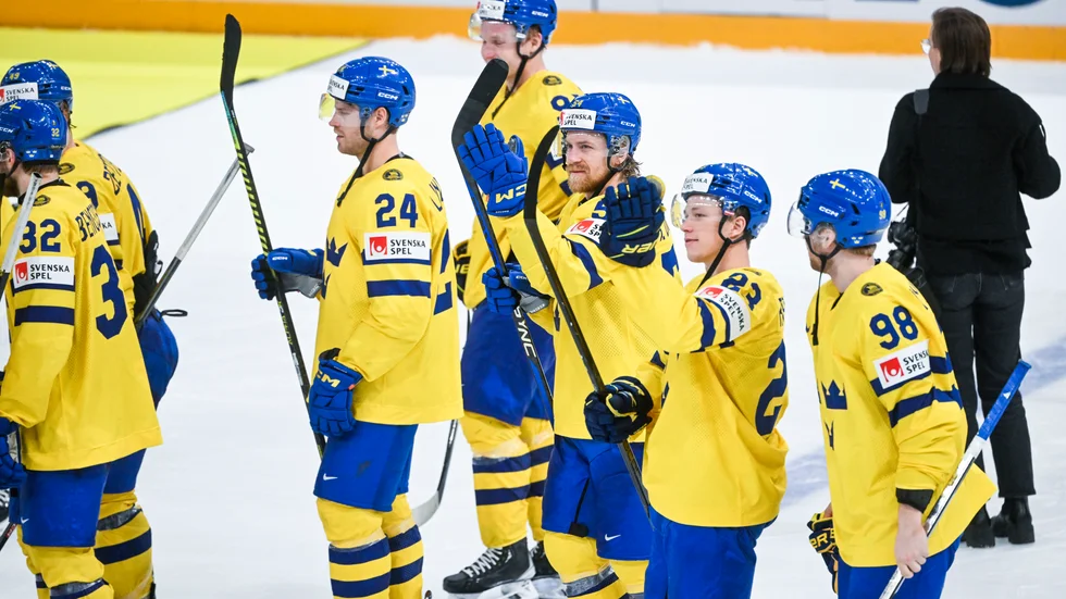Tre Kronor efter den tredje raka segermatchen i VM. Nu går man för den fjärde.