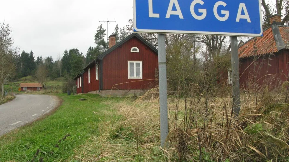 Protester. I Lagga är det många som byggplanerna på 180 villor.