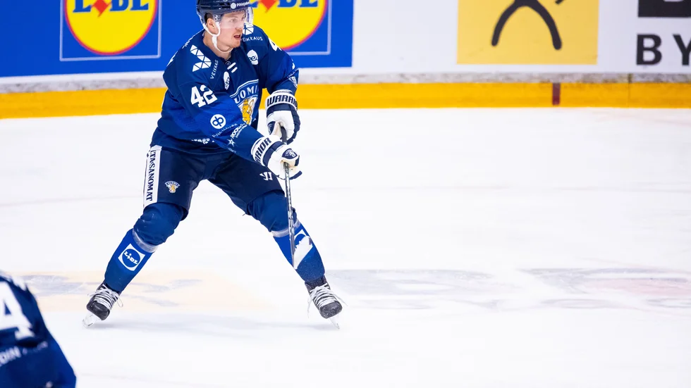 Finlands NHL-stjärna Kasperi Kapanen spelar VM mitt under sin värnplikt. Arkivbild.