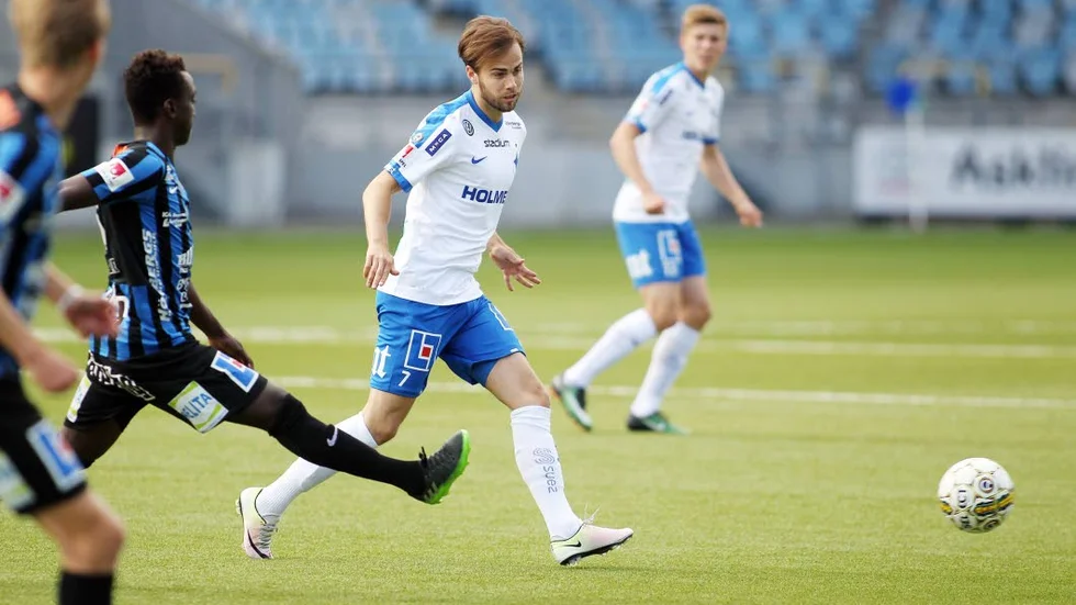 Korsbandsskada? Andreas Blomqvist ser ut att få genomgå ännu en lång rehabilitering.