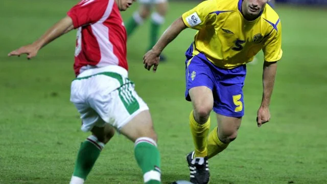 BUDAPEST 20050907
Christoffer Andersson (t h) i VM-kval matchen i fotboll mellan Ungern och Sverige på Ferenc Puskas Stadion i Budapest den 7:e september 2005. 
Foto: Claudio Bresciani / SCANPIX Code 30230