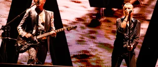 Depeche Mode hyllar bandmedlemmen Andy Fletcher