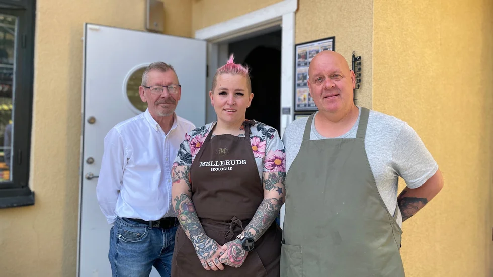 Jenny Eriksson Fröberg och Hans Eriksson Fröberg är ägarna av Gästgifveriet och här tillsammans med Sören Södergård.