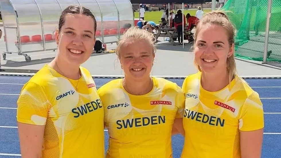 Sara Forssell till vänster med de andra svenska kastarna på NM i Köpenhamn. Motalatjejen kom sexa i tävlingen.
