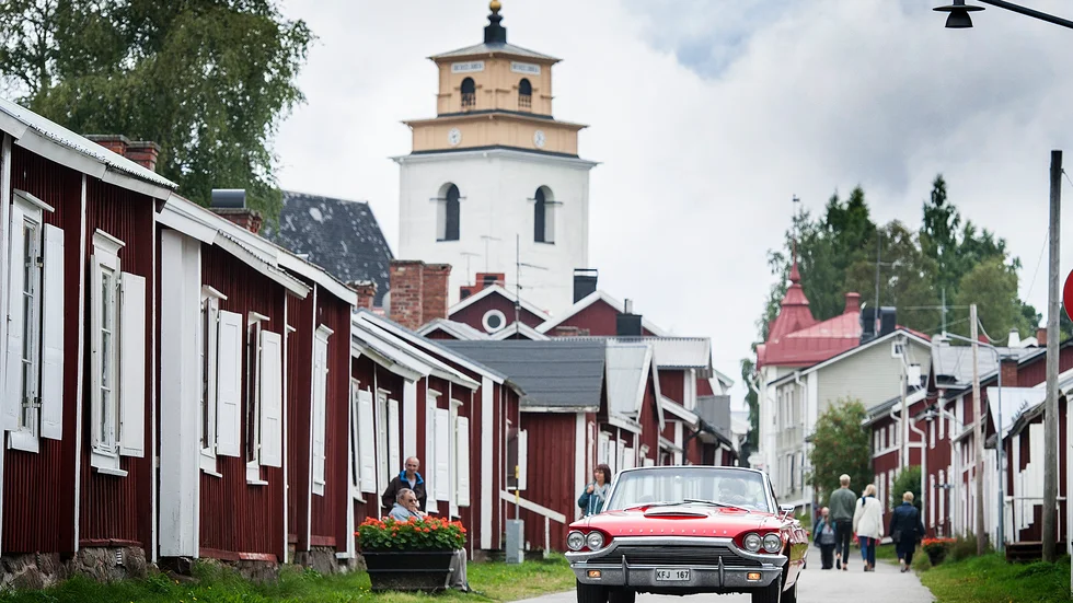 Gammelstads kyrkstad måste skyddas från onödig trafik.