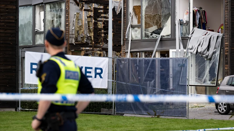 Den 25-åriga kvinnan i Fullerö är ännu ett oskyldigt dödsoffer. Våldsvågen skrämmer oss alla. 