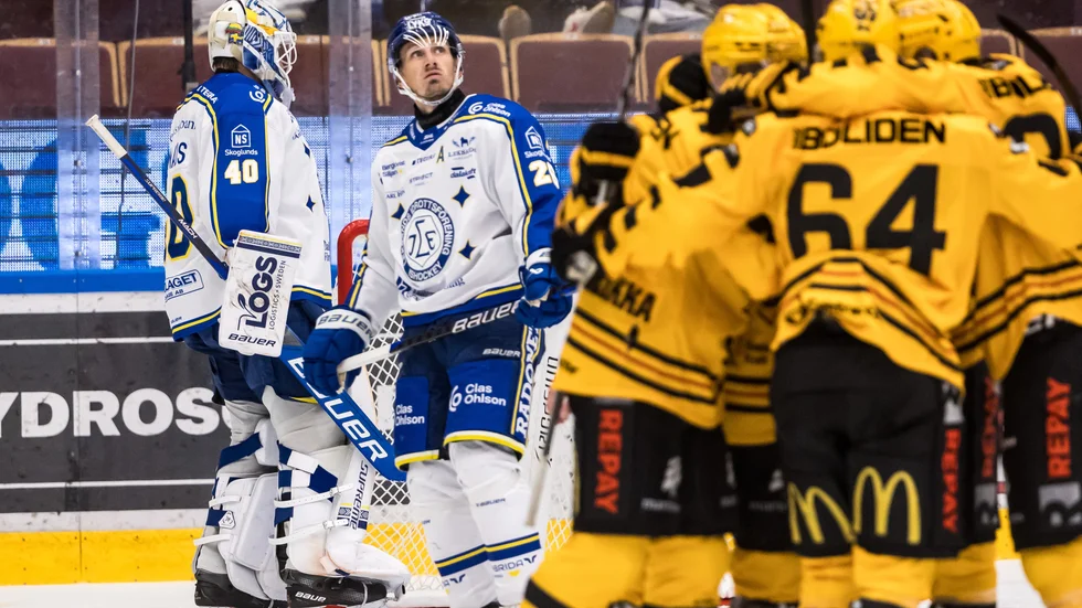 Axel Sandin Pellikka har just gjort 2–0. 18-åringen gjorde mål för tredje matchen i följd och visade vägen när Skellefteå AIK tog tre viktigta poäng borta mot Leksand.