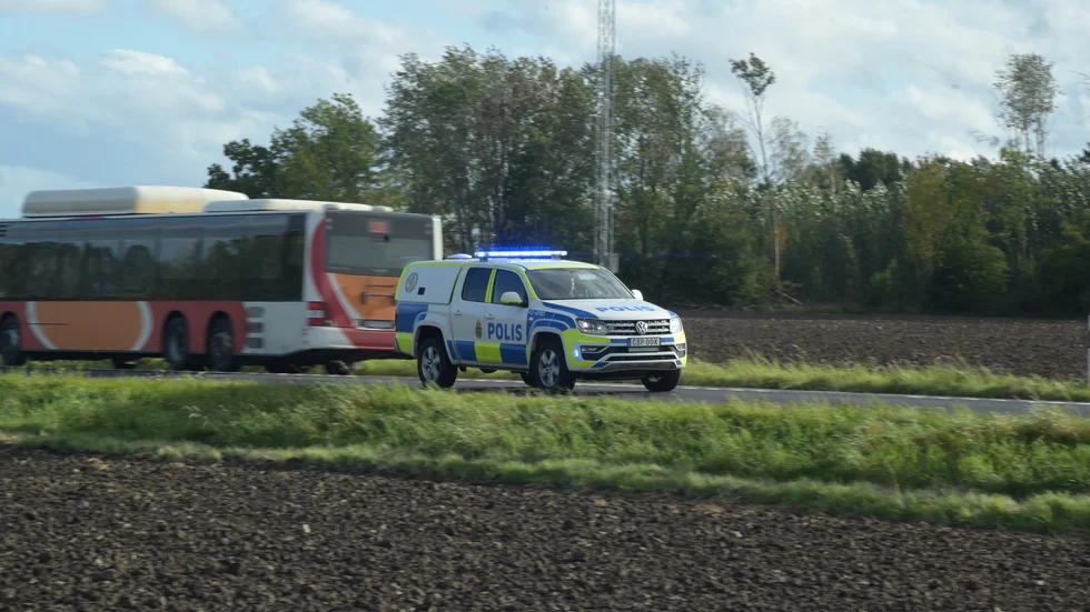 Polisen söker efter en försvunnen man utanför Ljung. 