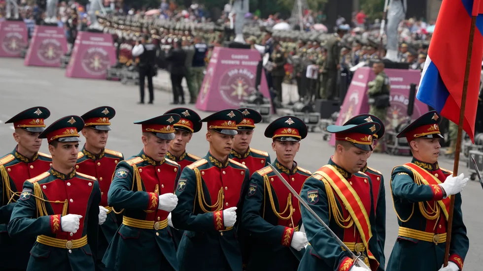Några av de ryska soldater som deltog i militärparaden i Mexico City.
