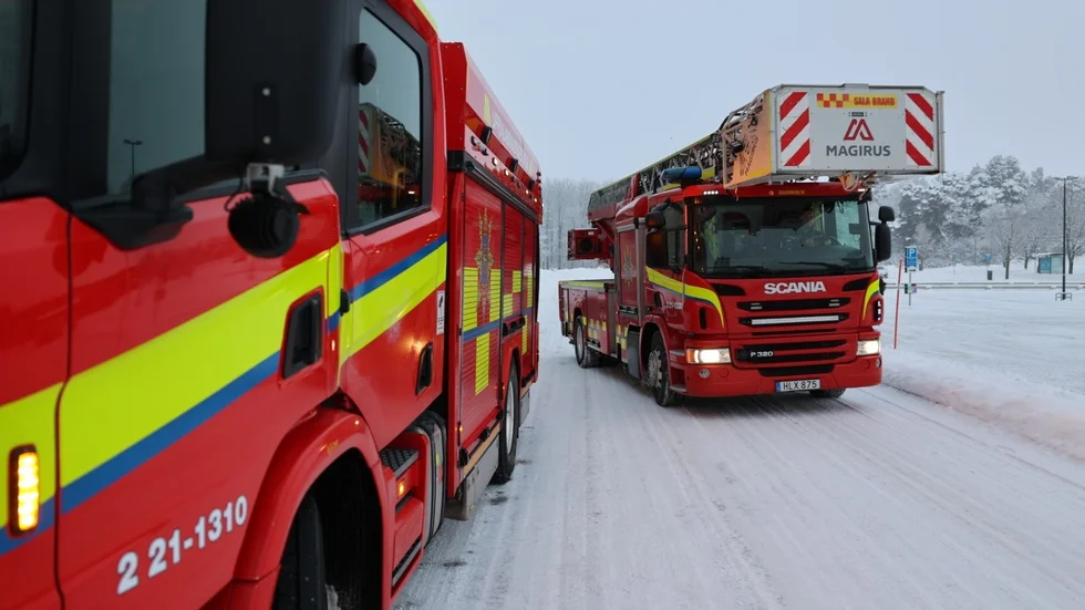 En mikrovågsugn började ryka efter att den hade körts för länge i stadsdelen Gränby i Uppsala. Räddningstjänsten tog sig dit och drog ut all ström och ventilerade ut lägenheten där mikron var.