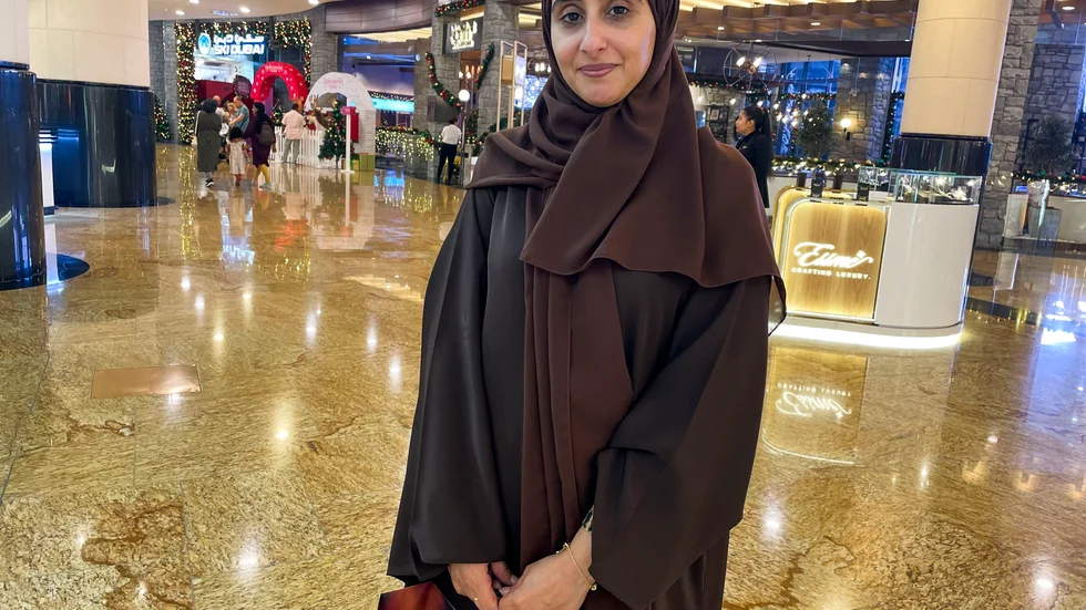 "Jag vill leva mer hållbart. Men i slutändan är det regeringens beslut", säger Maitha al-Marri.