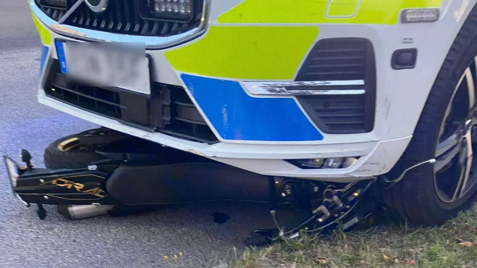 Polisen prejade en mopedist som skadade sig vid ingripandet.