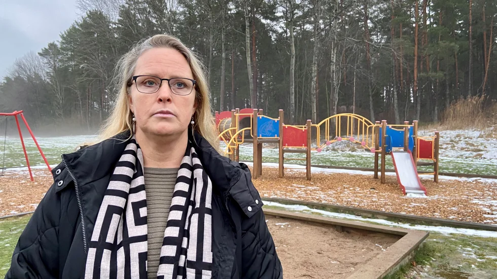 Malin Hallberg, kassör i Kimstad vägförening, tycker det är bra att kommunen jobbat fram ett förslag, men att det återstår en hel del frågetecken att räta ut.
