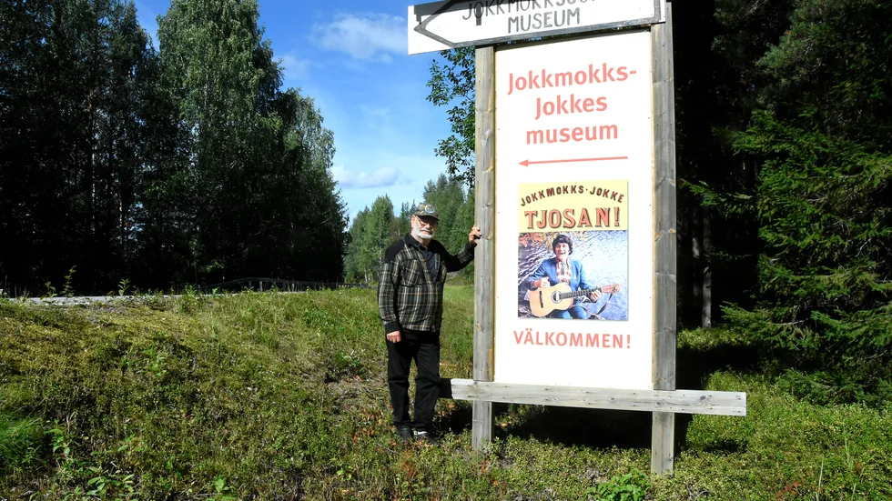 I Porsi, 4,5 kilometer från Vuollerim finns Jokkmokks-Jokkes museum. Sivert Mässing anser det är synd att det håller stängt ett år där man borde ha firat jubileum. "Det är 60 år sedan han slog igenom", säger Mässing. 