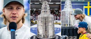 Här visar stjärnan upp Stanley Cup-pokalen: "Mycket värme"