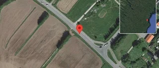 Stopp på väg 829 på grund av trafikolycka med två personbilar