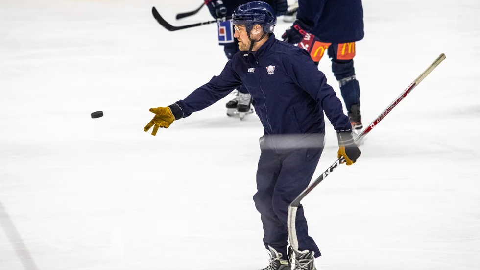 Jeff Jakobs om känslan i LHC:  "Det finns ett tryck i gruppen och vi är definitivt revanschsugna. Ska bli kul att komma hem och spela. Vi har varit borta ett tag nu. Skönt att få lite hemmamatcher". 