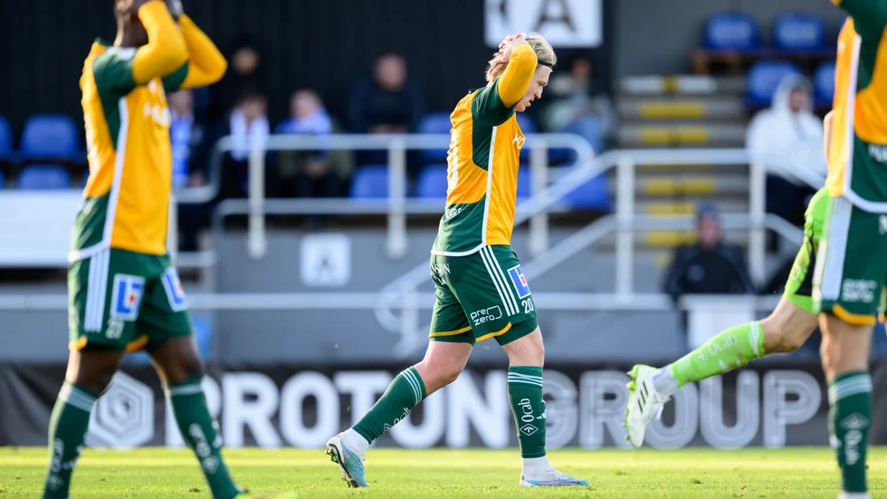 Daniel Eid och IFK åkte på en ny smäll när Värnamo vände och vann matchen i Småland. 