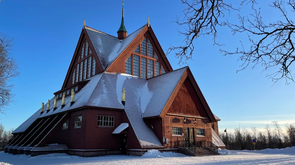 Kiruna kyrka i gamla centrum ska flyttas, den flytten bör stoppas menar insändarskribenten.