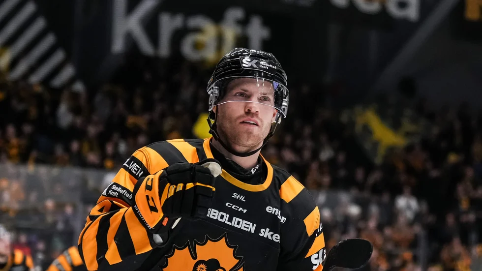 Oscar Lindberg gjorde två mål och två assist i storsegern mot Linköping.