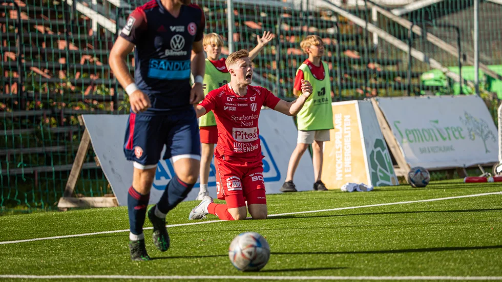 "Det var helt värdelöst. Pinsamt.", säger Gustav Nordh om den första halvleken, då PIF låg under med 0–3.
