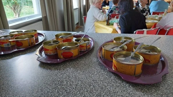 Överkalixakademien har bland annat haft surströmmingsskiva.