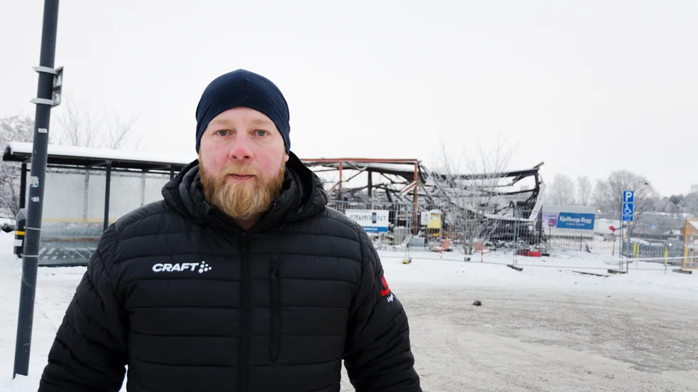 Niklas Gustafsson har på rekordtid fått igång butikens onlinehandel igen. Från och med idag ska han själv stå och leverera matkassar till sina kunder i Vagnhärad igen.