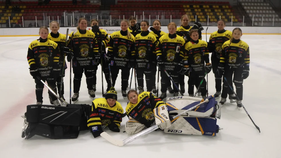 Vimmerby Hockeys flicklag har inlett säsongen med fem raka segrar. På söndagen vann de hemma mot IK Oskarshamn/Kalmar HC med 7-0.